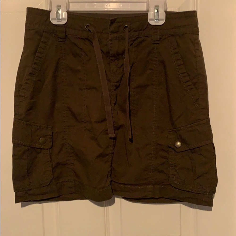 Old Navy army green cargo mini skirt sz 2